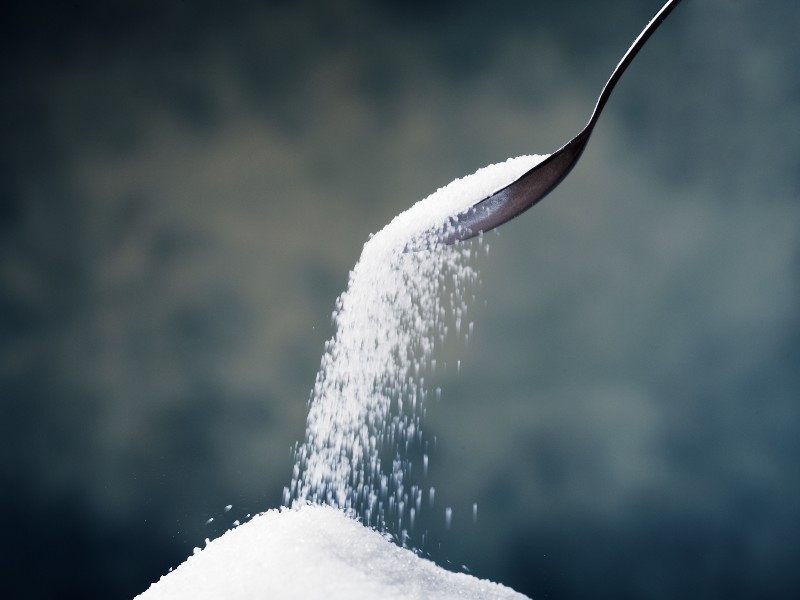 Ramollir le sucre (blanc et brun) : 11 façons simples