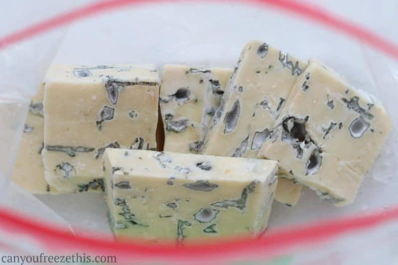 Tranches de fromage bleu surgelées