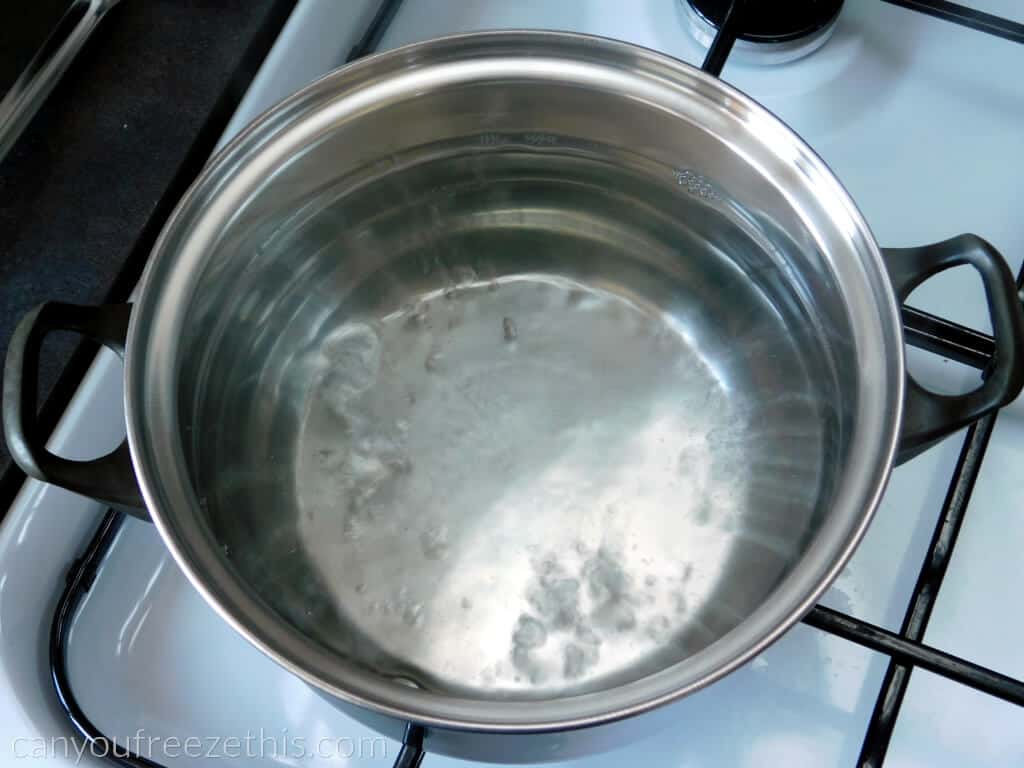 Pot d'eau bouillante