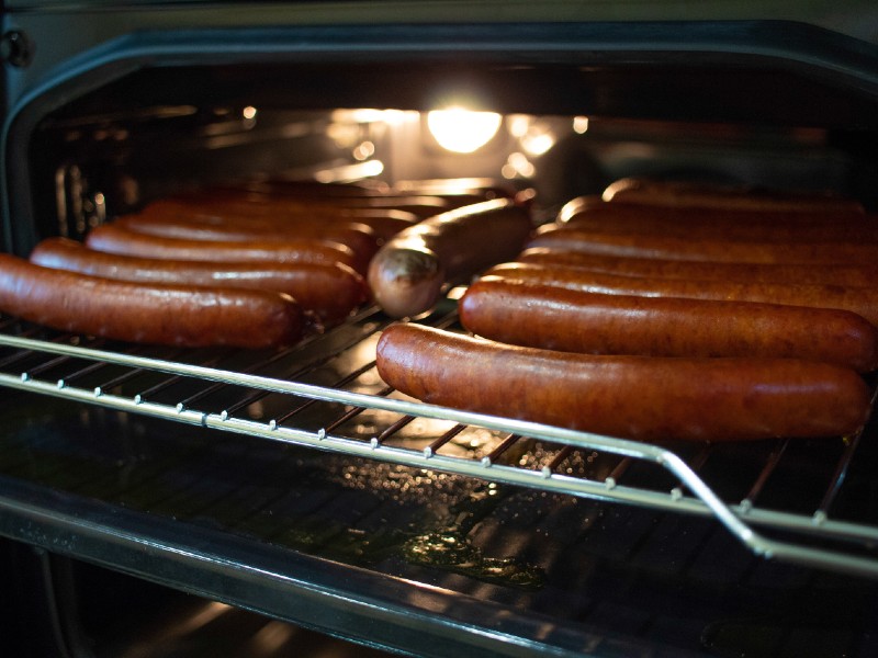 Cuire des hot-dogs dans un four grille-pain