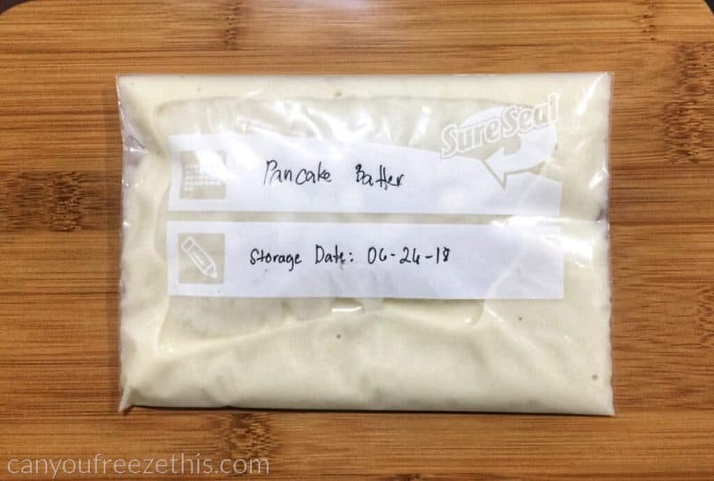 Étiquetage de la pâte à crêpes dans un sachet